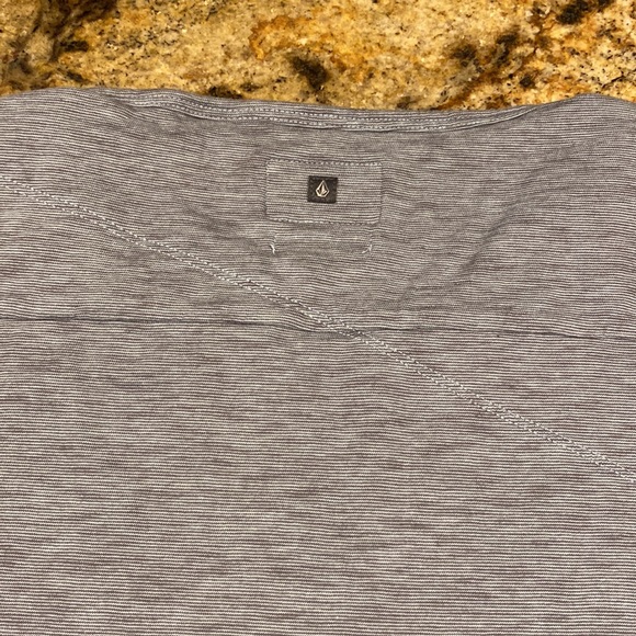 Volcom t-shirt - Picture 3 of 4
